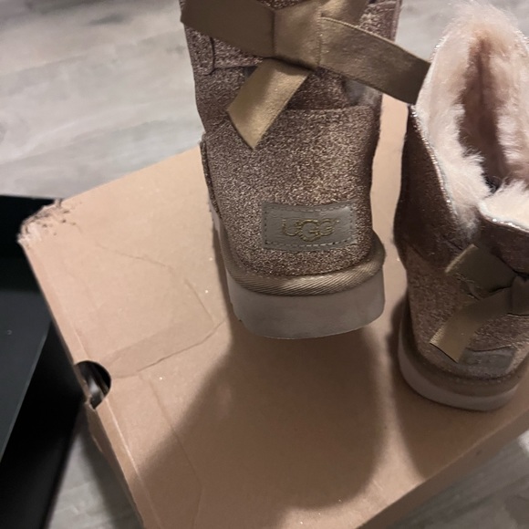 Ugg boots sparkly size 7 - Picture 2 of 6